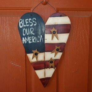 Rustic Wooden Heart-Shaped Wall Plaque American Fl